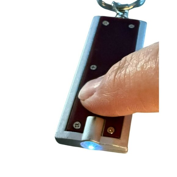 GlaxoSmithKline GSK Branded Keychain Led Flashlight Torch Red - Picture 4 of 4